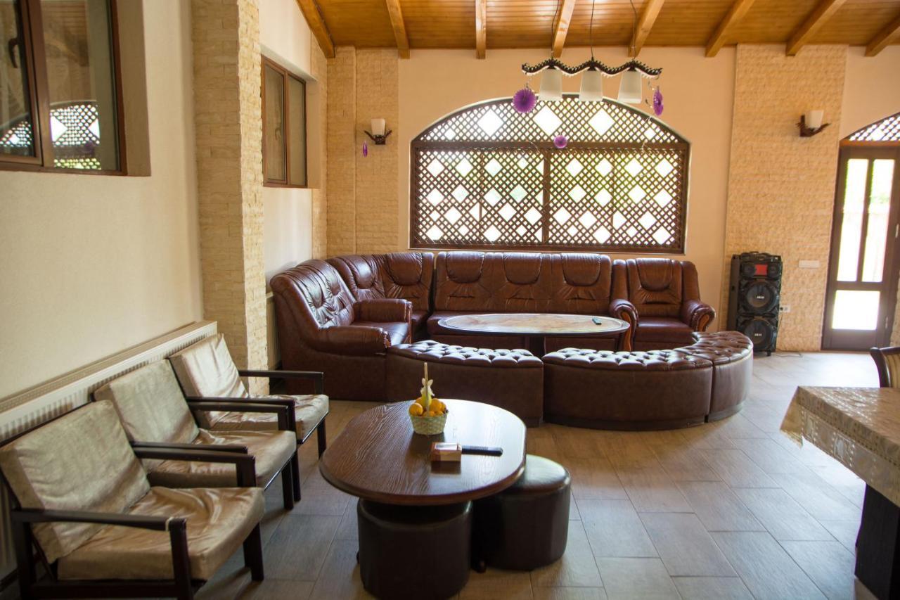 Hotel Casa Alex Si Alexia Jiblea Veche Esterno foto